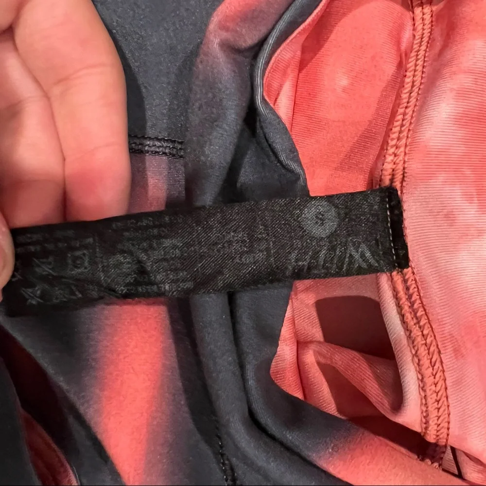 Peloton Legging WITH Heatwave High Rise Capri - Picture 3 of 5